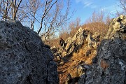 61 Bel sentiero tra roccette 